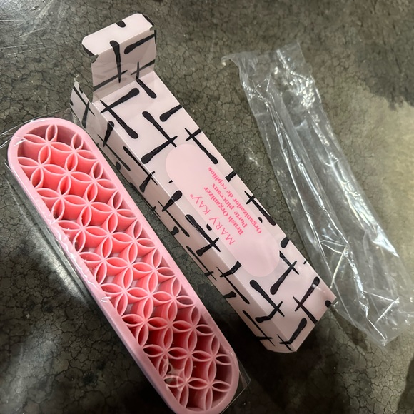 Sold Brush organizer - Picture 3 of 5